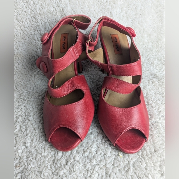 Miz Mooz Heel RED Sapphire Model Sandals Size 7.5 Leather With Velcro - Picture 3 of 10